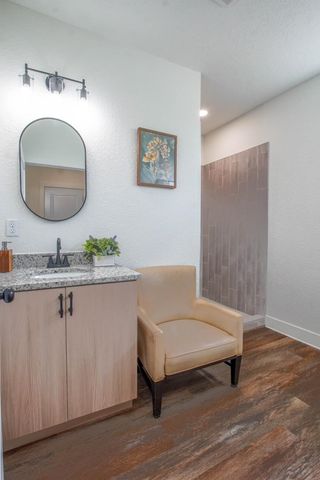 275 S ArborValley, Valley Center, KS 67147