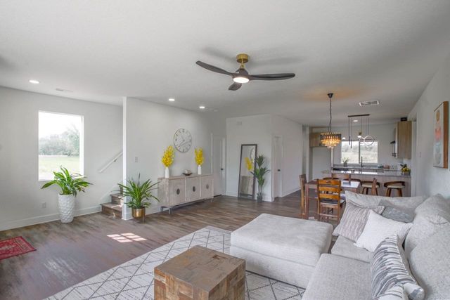 275 S ArborValley, Valley Center, KS 67147