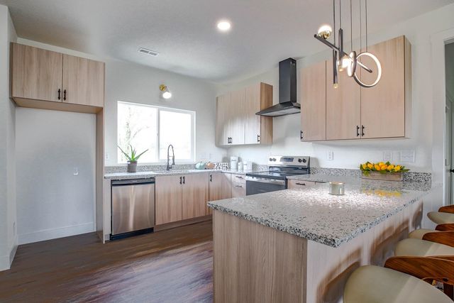275 S ArborValley, Valley Center, KS 67147