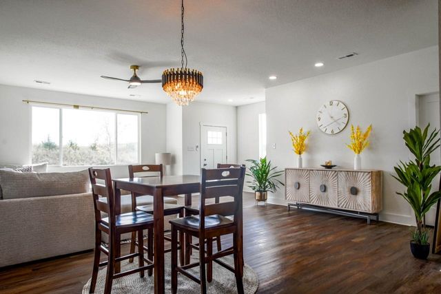 275 S ArborValley, Valley Center, KS 67147