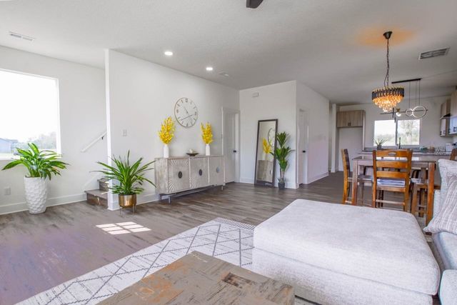 275 S ArborValley, Valley Center, KS 67147