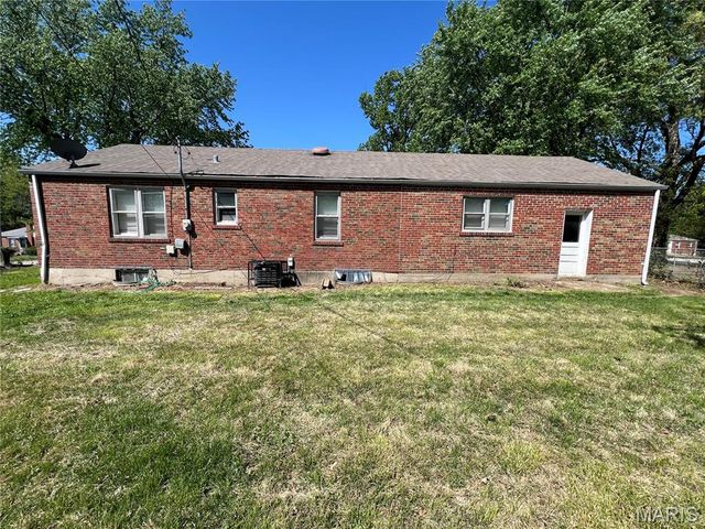 106 Henquin Drive, St Louis, MO 63135