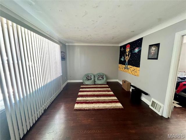 106 Henquin Drive, St Louis, MO 63135