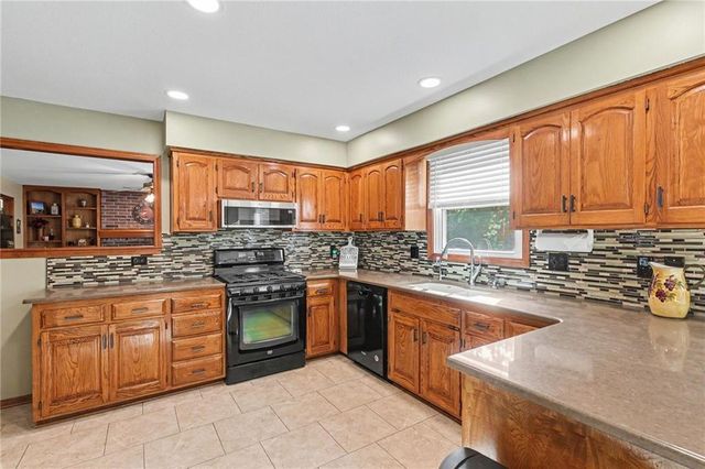 11613 S Penrose Street, Olathe, KS 66061