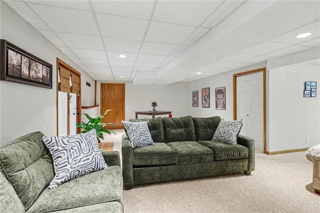 11613 S Penrose Street, Olathe, KS 66061