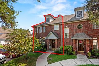 1445 El Camino Village Drive F, Houston, TX 77058
