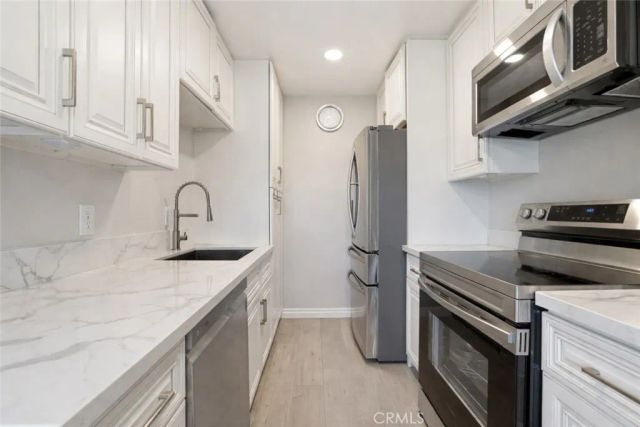 121 Sinclair Avenue 213, Glendale, CA 91206