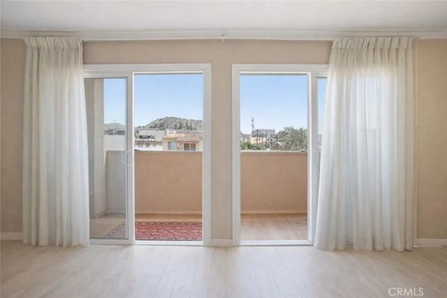 121 Sinclair Avenue 213, Glendale, CA 91206