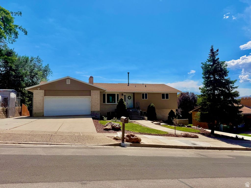 916 E SUNBURN LN, Sandy, UT 84094 — exterior