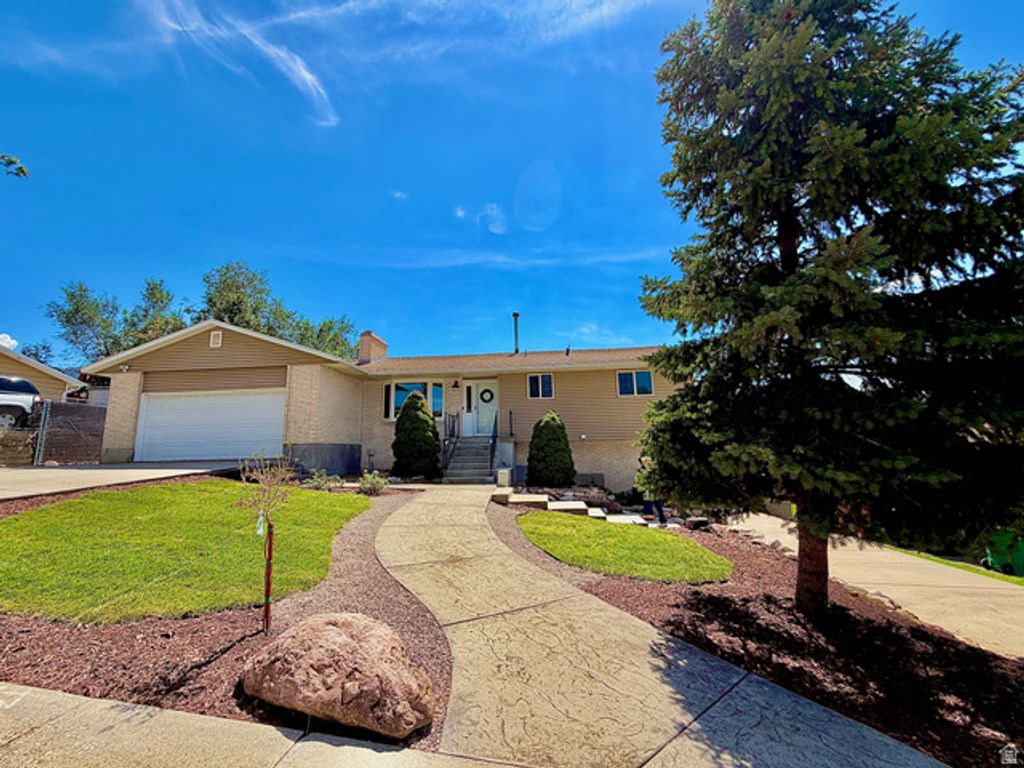916 E SUNBURN LN, Sandy, UT 84094 — photo 2