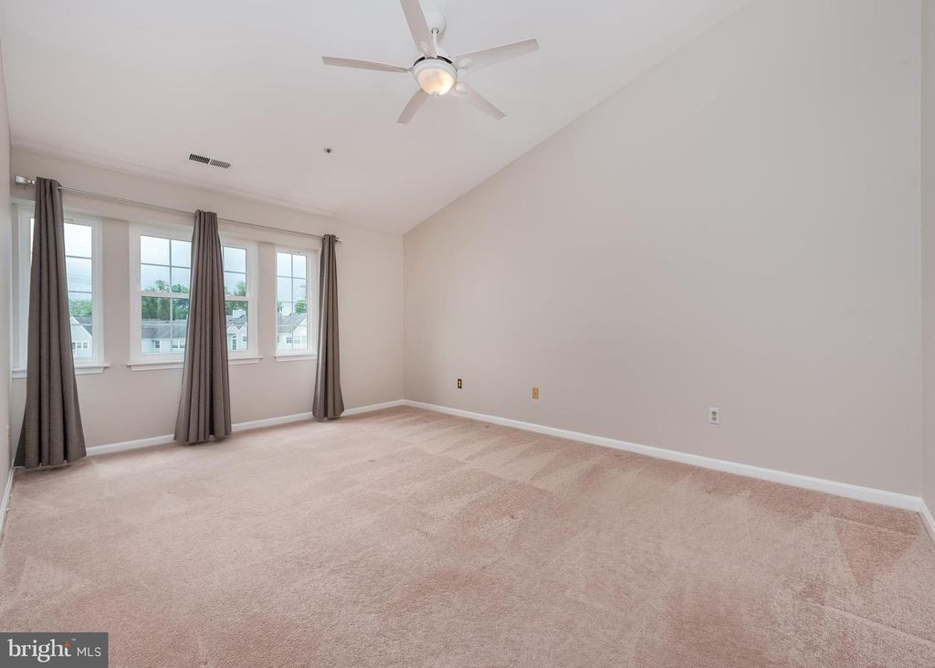 8337 MONTGOMERY RUN RD #I, Ellicott City, MD 21043