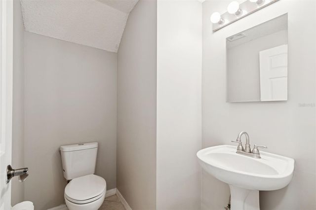 18214 PARADISE POINT DRIVE, Tampa, FL 33647