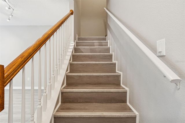 18214 PARADISE POINT DRIVE, Tampa, FL 33647