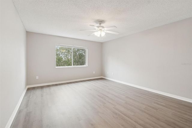 18214 PARADISE POINT DRIVE, Tampa, FL 33647