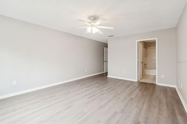 18214 PARADISE POINT DRIVE, Tampa, FL 33647