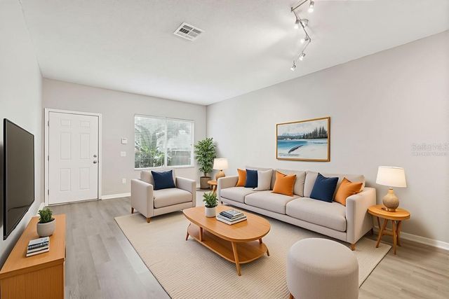 18214 PARADISE POINT DRIVE, Tampa, FL 33647