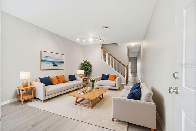 18214 PARADISE POINT DRIVE, Tampa, FL 33647