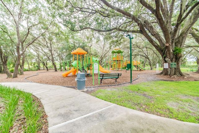 18214 PARADISE POINT DRIVE, Tampa, FL 33647