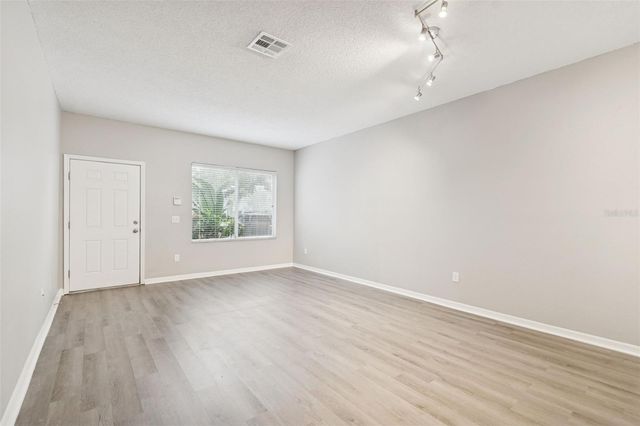 18214 PARADISE POINT DRIVE, Tampa, FL 33647