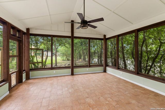 1012 N FLORES ST, San Antonio, TX 78212