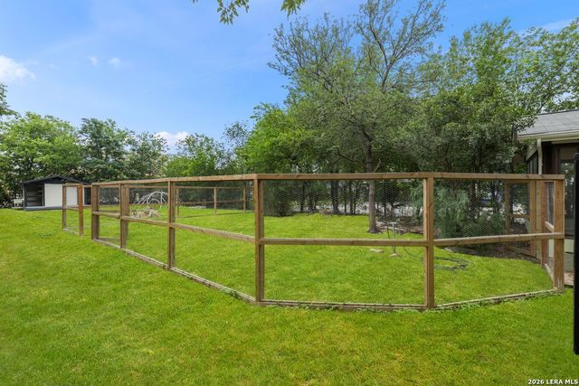 1012 N FLORES ST, San Antonio, TX 78212