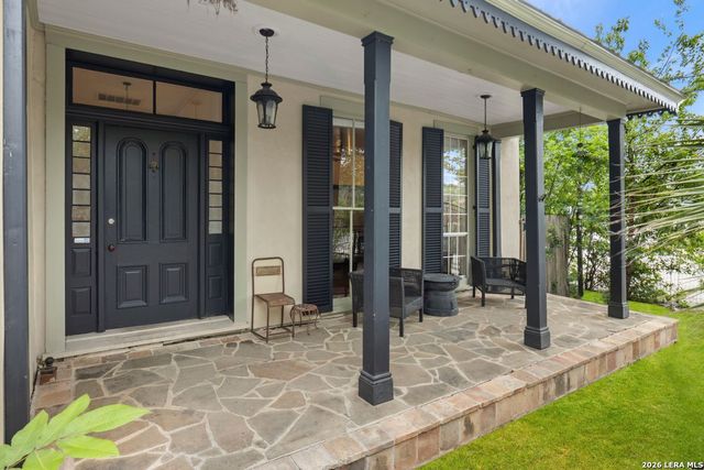 1012 N FLORES ST, San Antonio, TX 78212