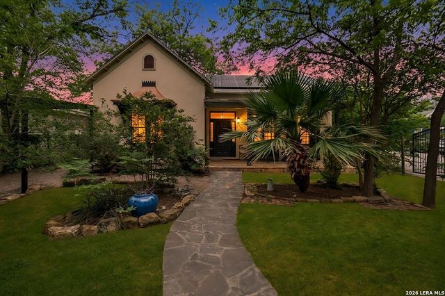 1012 N FLORES ST, San Antonio, TX 78212
