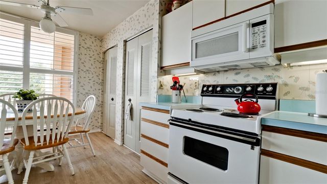 4570 PINEBROOK CIRCLE 302, Bradenton, FL 34209