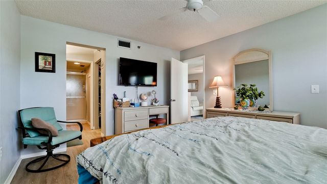 4570 PINEBROOK CIRCLE 302, Bradenton, FL 34209