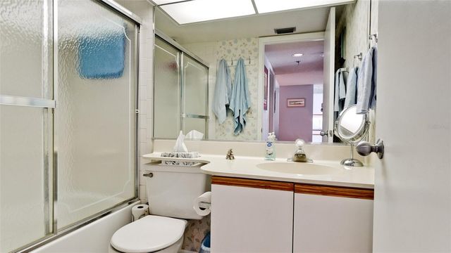 4570 PINEBROOK CIRCLE 302, Bradenton, FL 34209