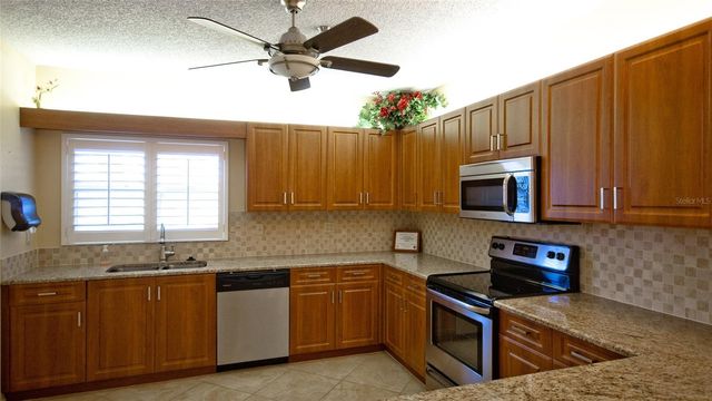 4570 PINEBROOK CIRCLE 302, Bradenton, FL 34209