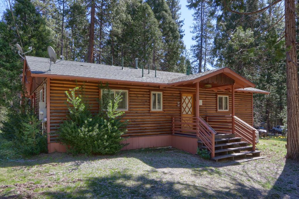 Image 1 of property listing at 2580 River Road, Wawona, CA 95389
