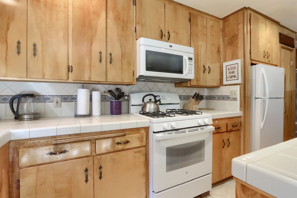 Image 10 of property listing at 2580 River Road, Wawona, CA 95389