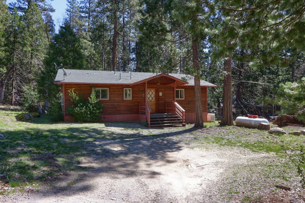 Image 34 of property listing at 2580 River Road, Wawona, CA 95389