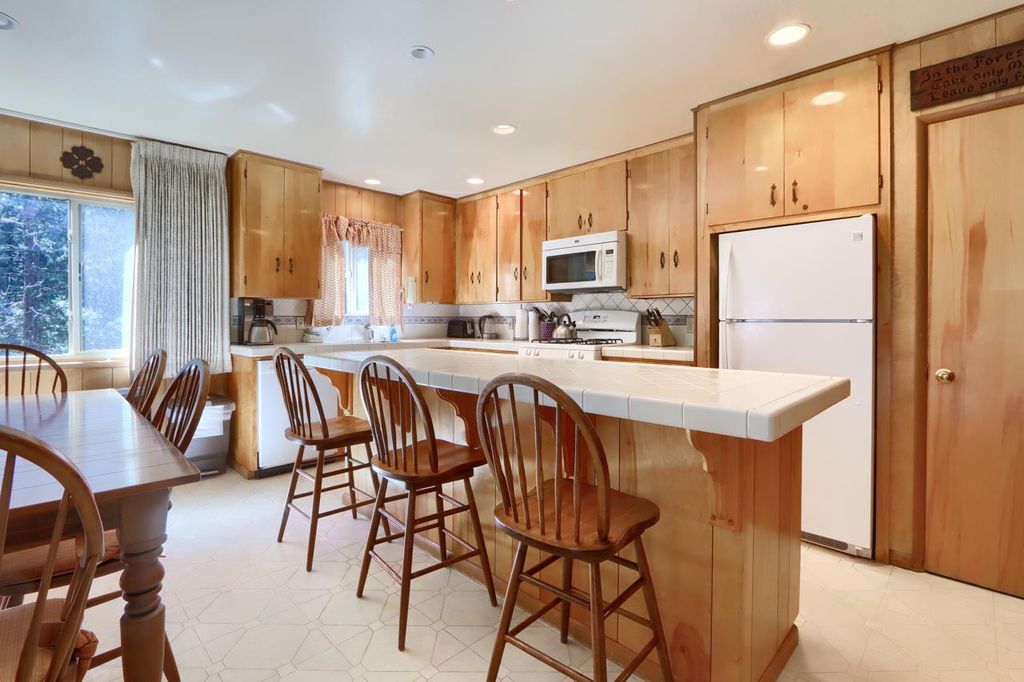 Image 7 of property listing at 2580 River Road, Wawona, CA 95389