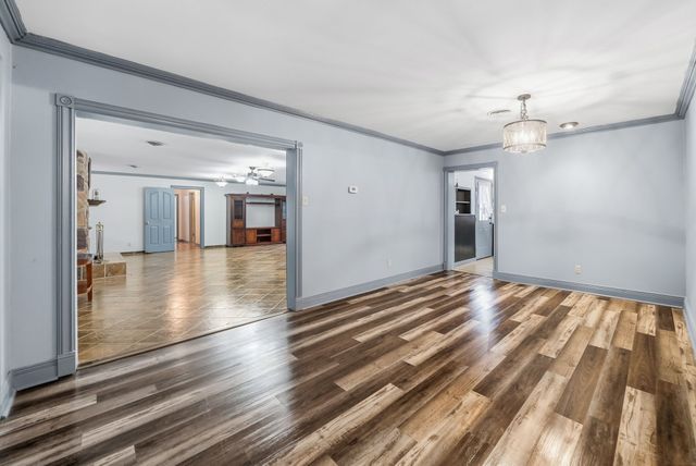 369 Holiday Acres Dr, Springville, TN 38256