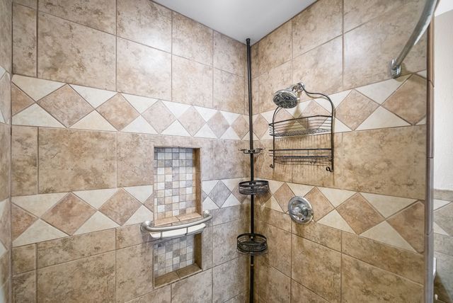 369 Holiday Acres Dr, Springville, TN 38256