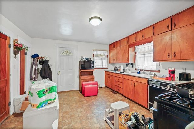 2320 S Northern Boulevard, Independence, MO 64052