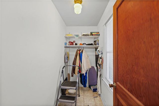 2320 S Northern Boulevard, Independence, MO 64052