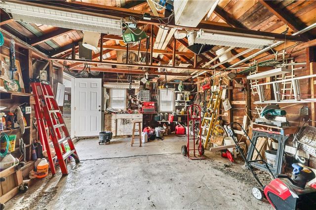 2320 S Northern Boulevard, Independence, MO 64052