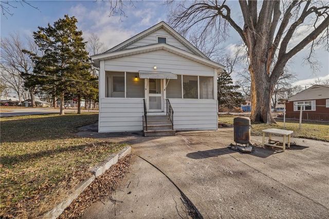 2320 S Northern Boulevard, Independence, MO 64052