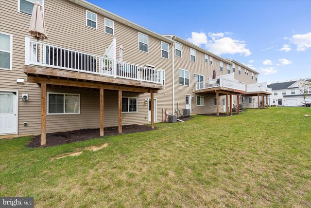138 CARLEIGH LN, Harrisburg, PA 17112
