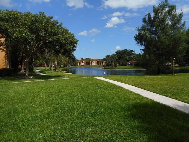 10773 Cleary Boulevard 307, Plantation, FL 33324