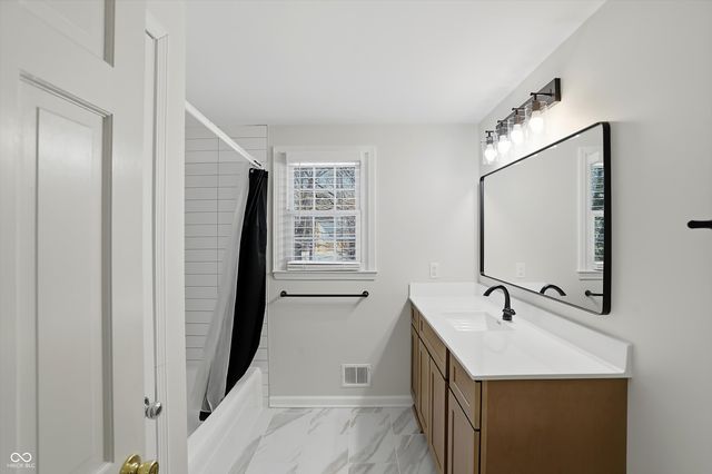 7812 Buckskin Drive, Indianapolis, IN 46250