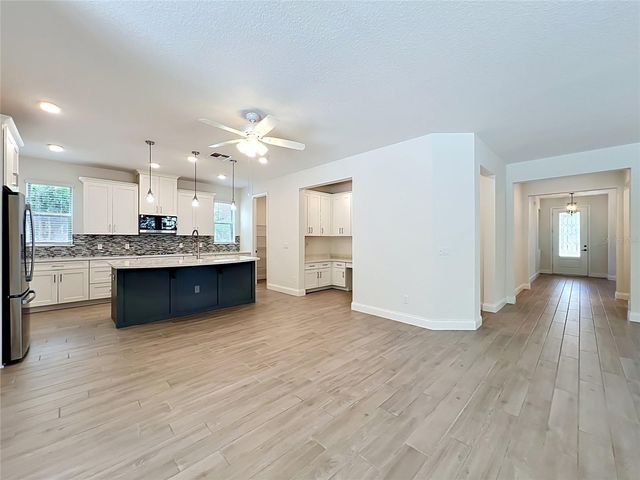 8409 VIVARO ISLE WAY, Windermere, FL 34786