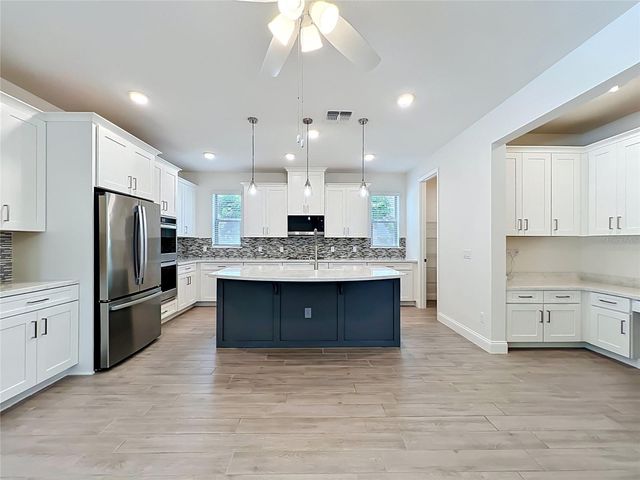 8409 VIVARO ISLE WAY, Windermere, FL 34786