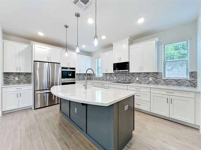 8409 VIVARO ISLE WAY, Windermere, FL 34786
