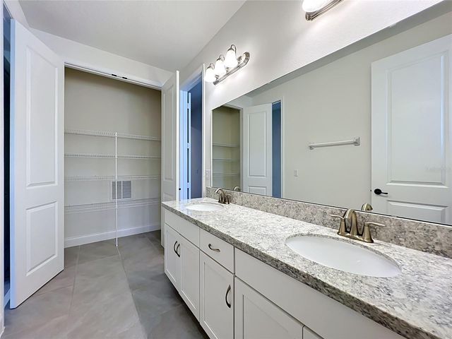 8409 VIVARO ISLE WAY, Windermere, FL 34786