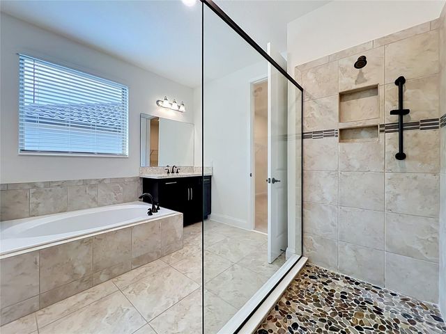 8409 VIVARO ISLE WAY, Windermere, FL 34786