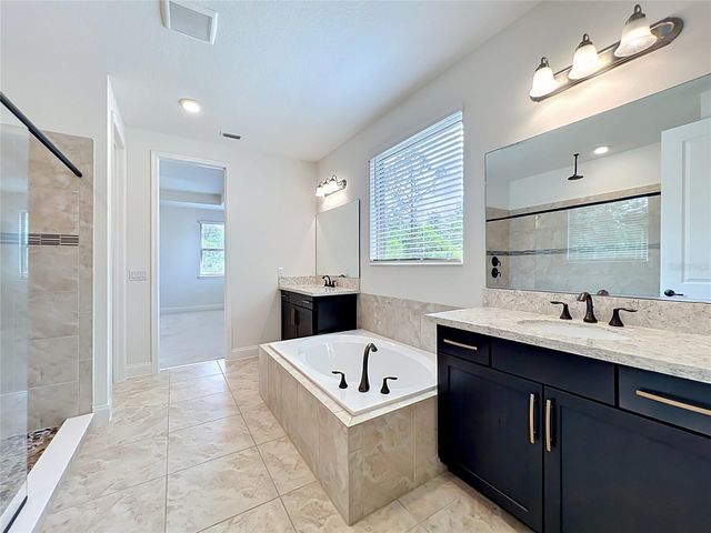 8409 VIVARO ISLE WAY, Windermere, FL 34786